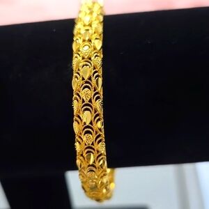 Stainless steel gold plated bangle